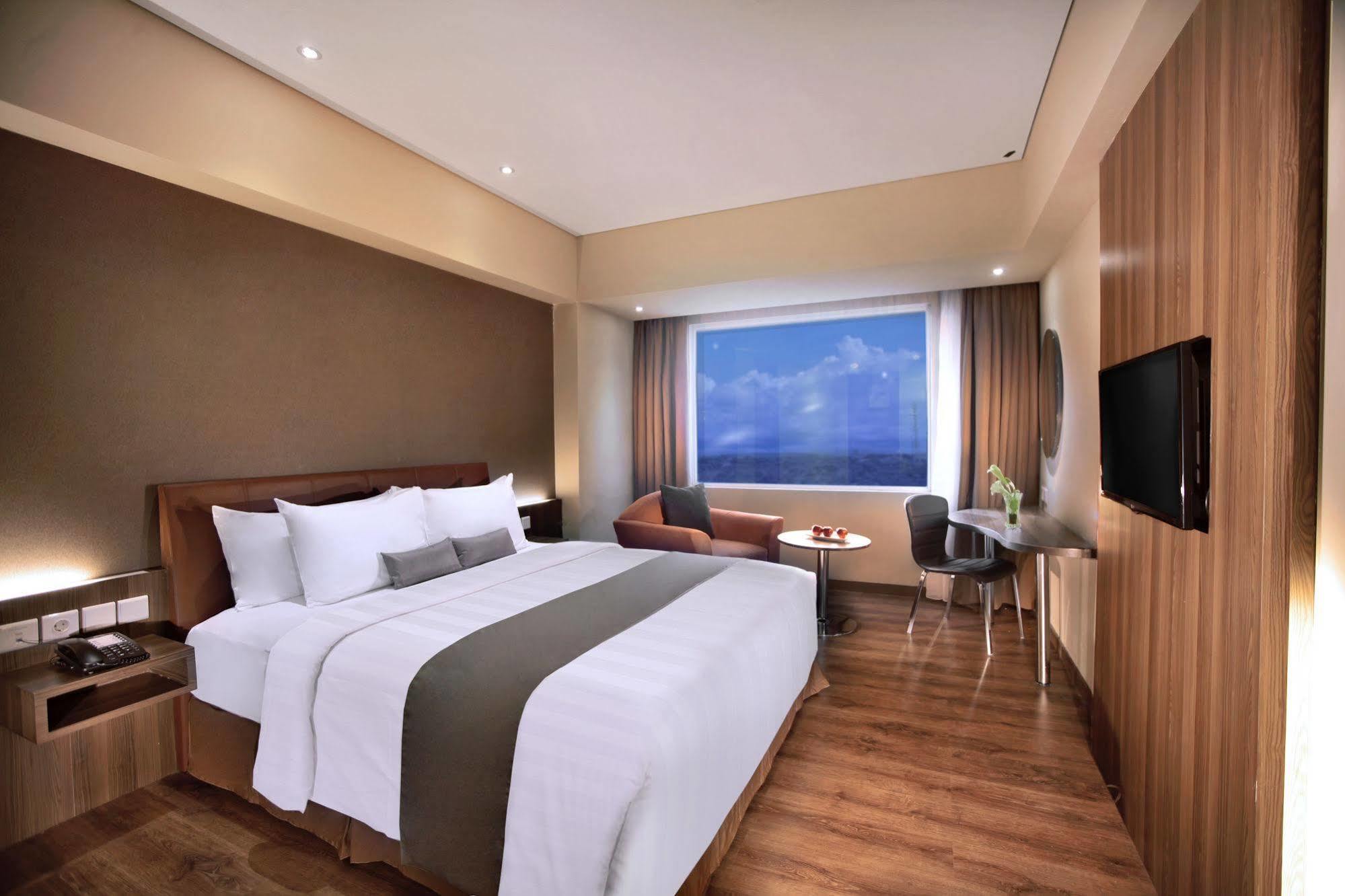 แอสตัน คูปัง โฮเต็ล แอนด์ คอนเวนชั่น เซ็นเตอร์ Hotel กูปัง ภายนอก รูปภาพ