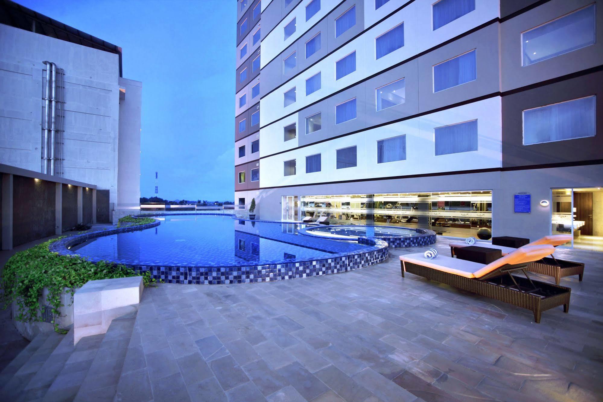 แอสตัน คูปัง โฮเต็ล แอนด์ คอนเวนชั่น เซ็นเตอร์ Hotel กูปัง ภายนอก รูปภาพ